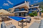 Kalkan Merkez de Deniz Manzaralı Muhteşem Villa